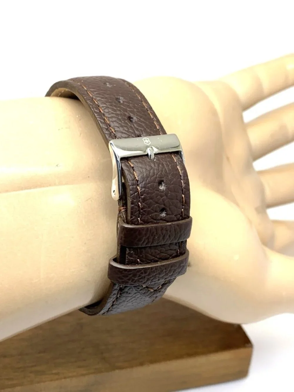Elgin men watch